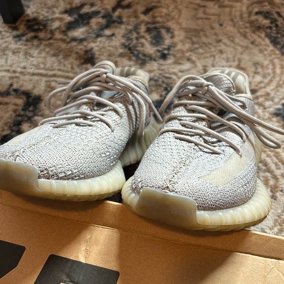 Yezzy Boost 350 V2 - Picture 7 of 12